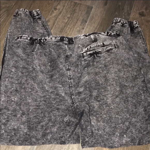 American eagle joggers 👖 - Picture 3 of 4